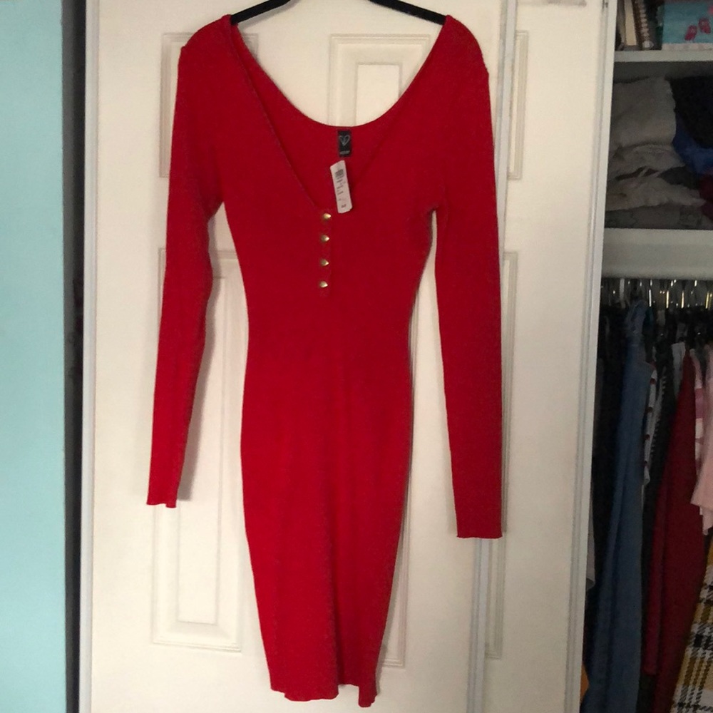 Red ribbed dress
